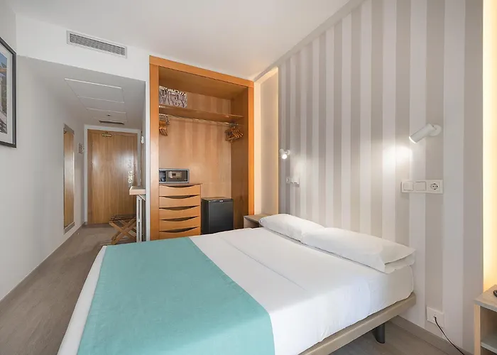 Poseidon Hotel apartamentowy 3*
