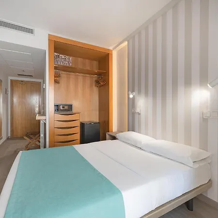 Poseidon Hotel apartamentowy 3*